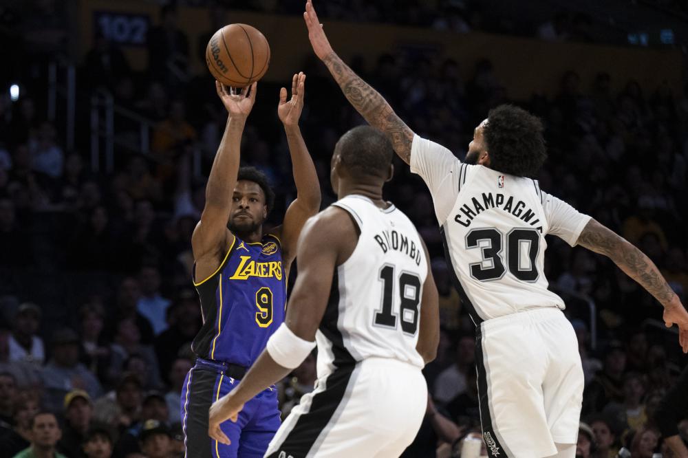 上展现出更 上展现出更